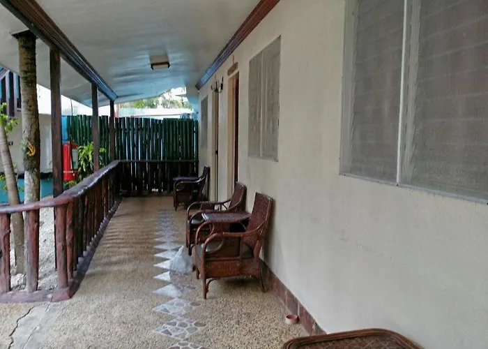 Resort Mangodlong Rock